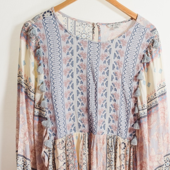 NWOT American Eagle Embroidered Mixed Floral Tassel Boho Flowy Top Medium - Picture 4 of 16